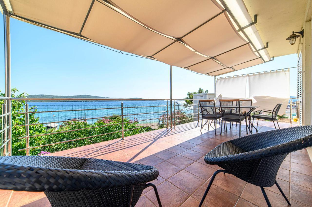 Apartment Seaside Zaboric Exterior photo