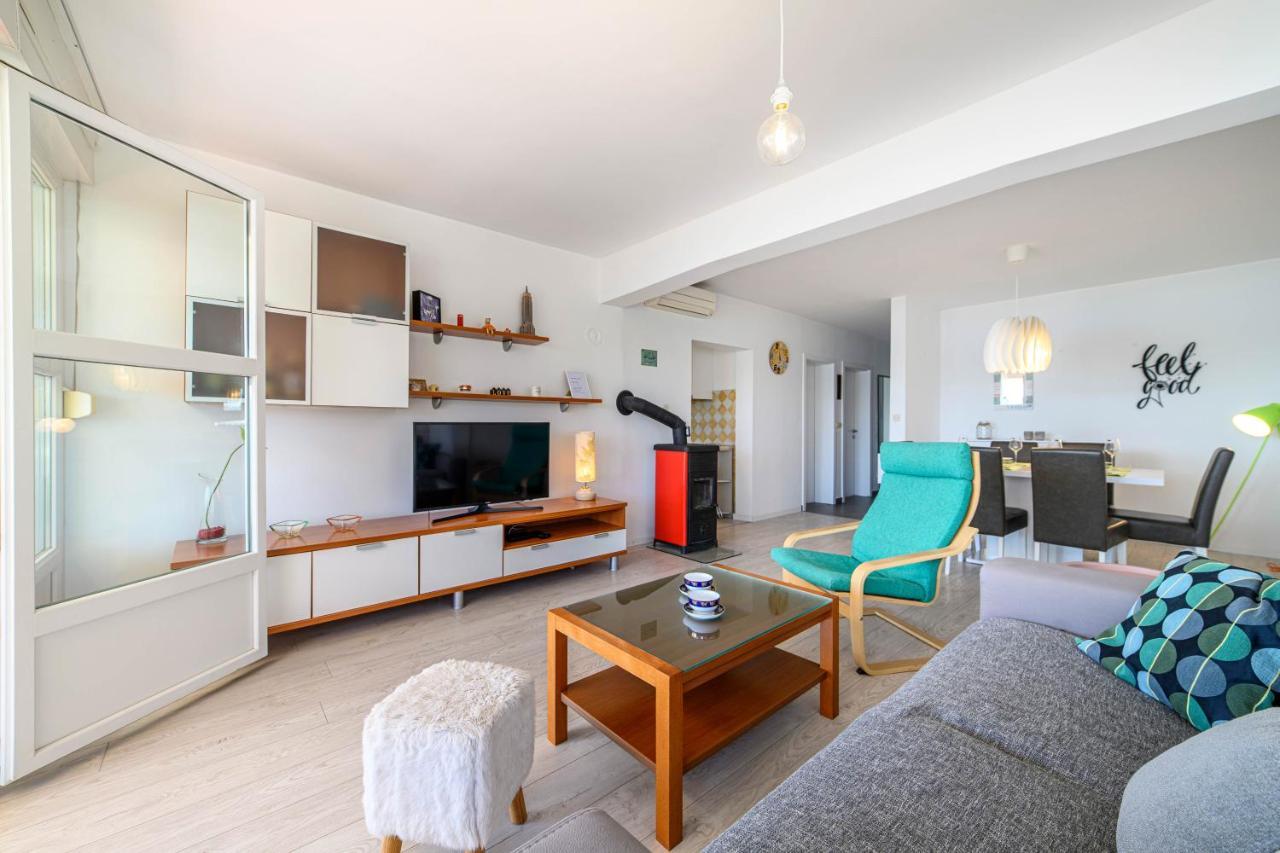 Apartment Seaside Zaboric Exterior photo