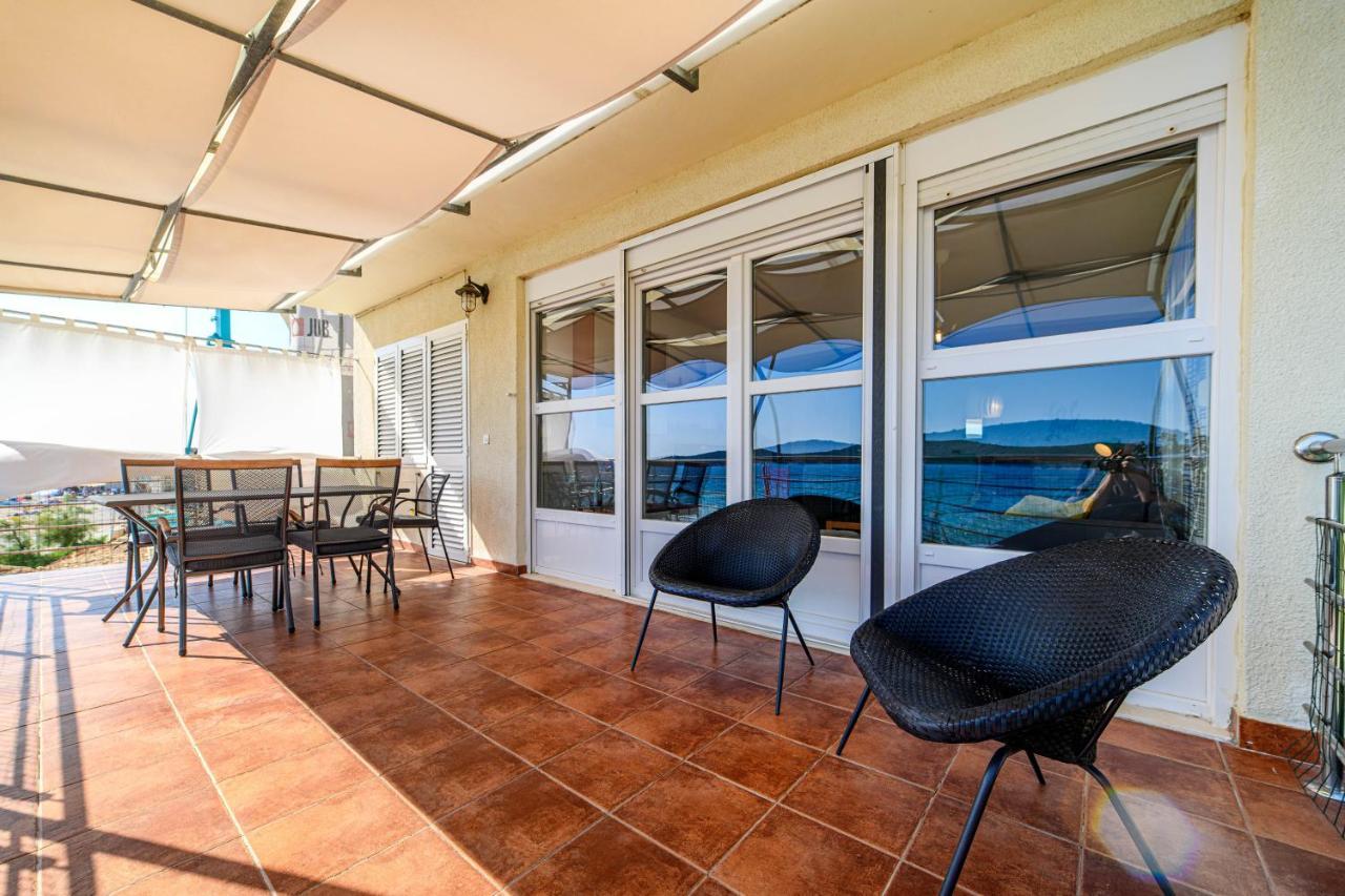 Apartment Seaside Zaboric Exterior photo