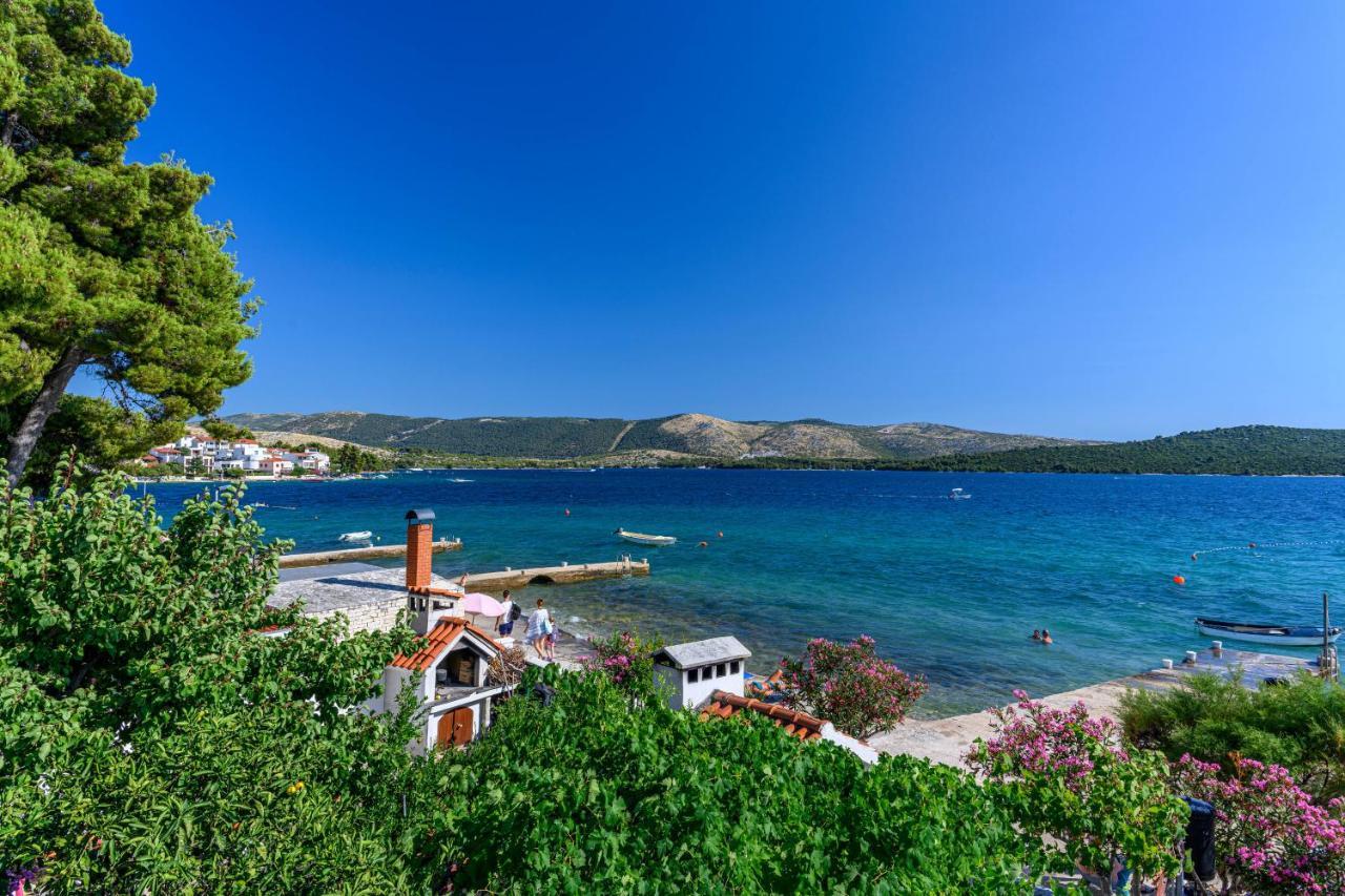 Apartment Seaside Zaboric Exterior photo