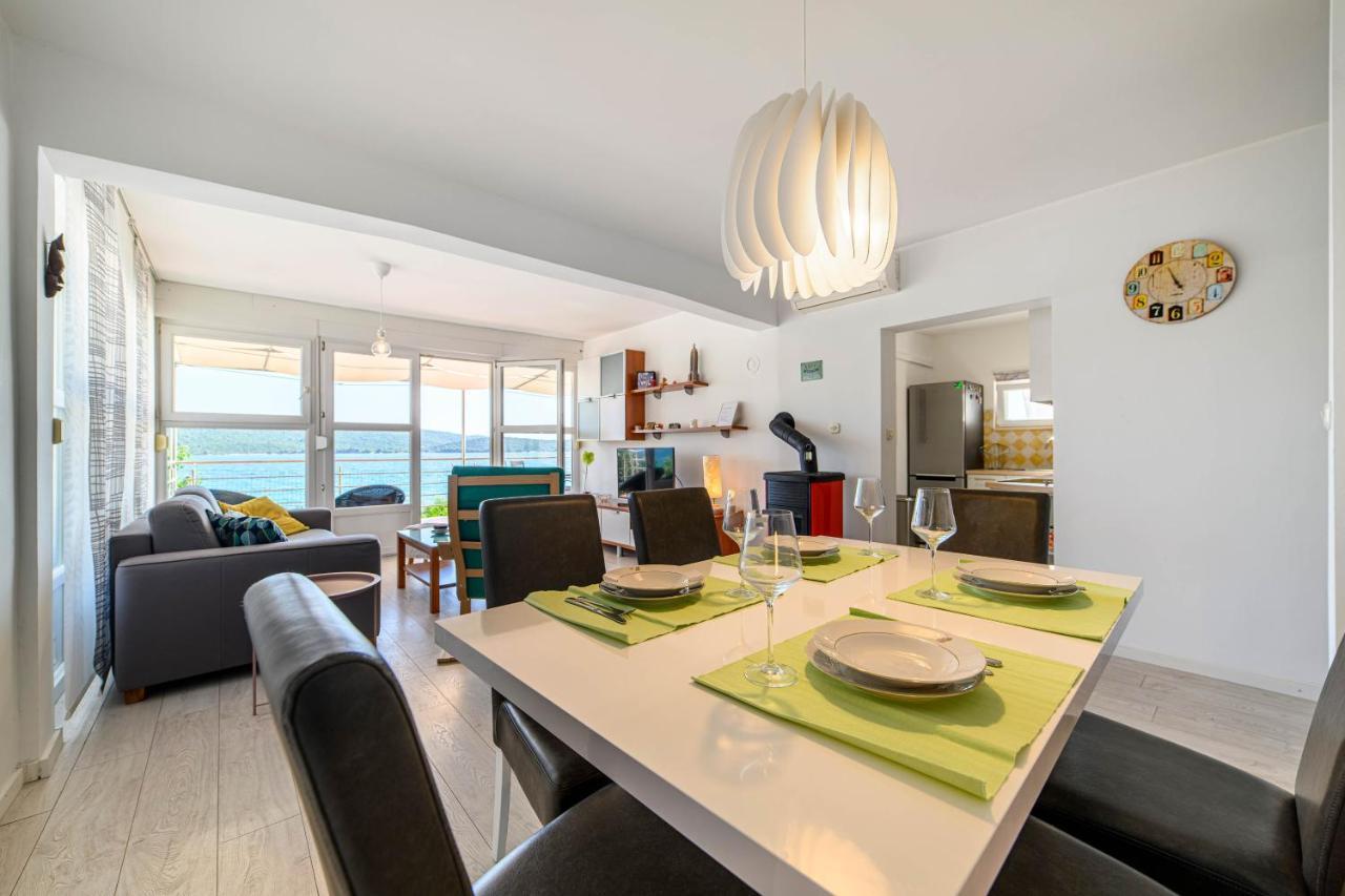 Apartment Seaside Zaboric Exterior photo