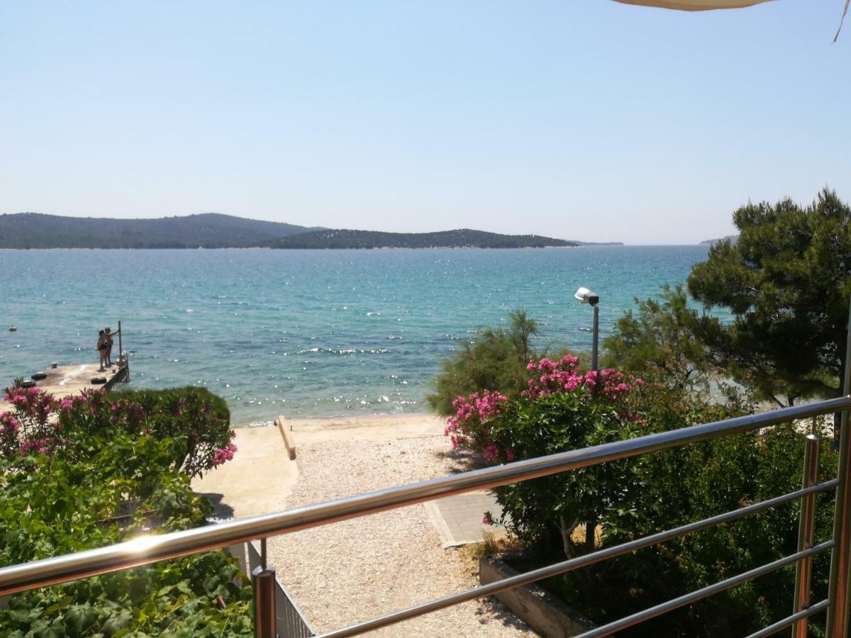 Apartment Seaside Zaboric Exterior photo
