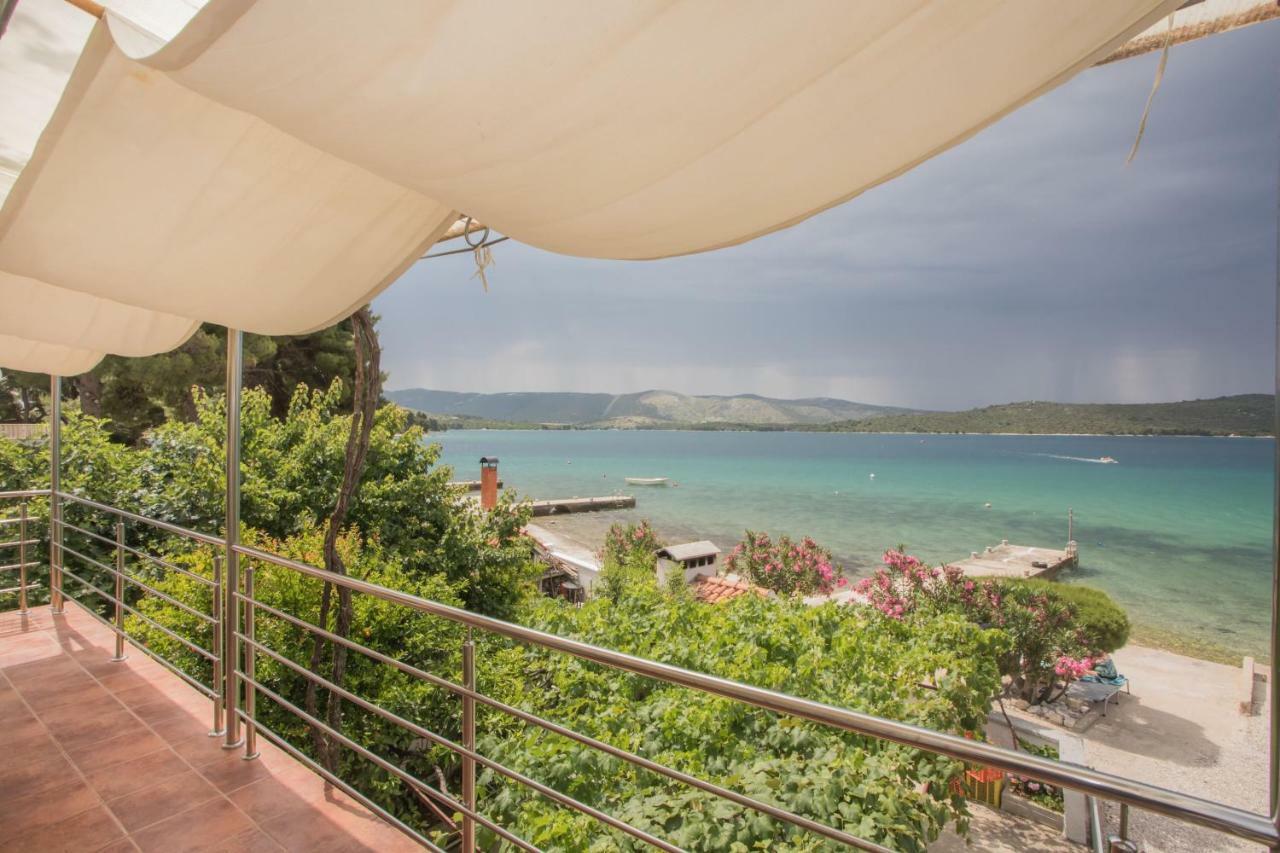 Apartment Seaside Zaboric Exterior photo